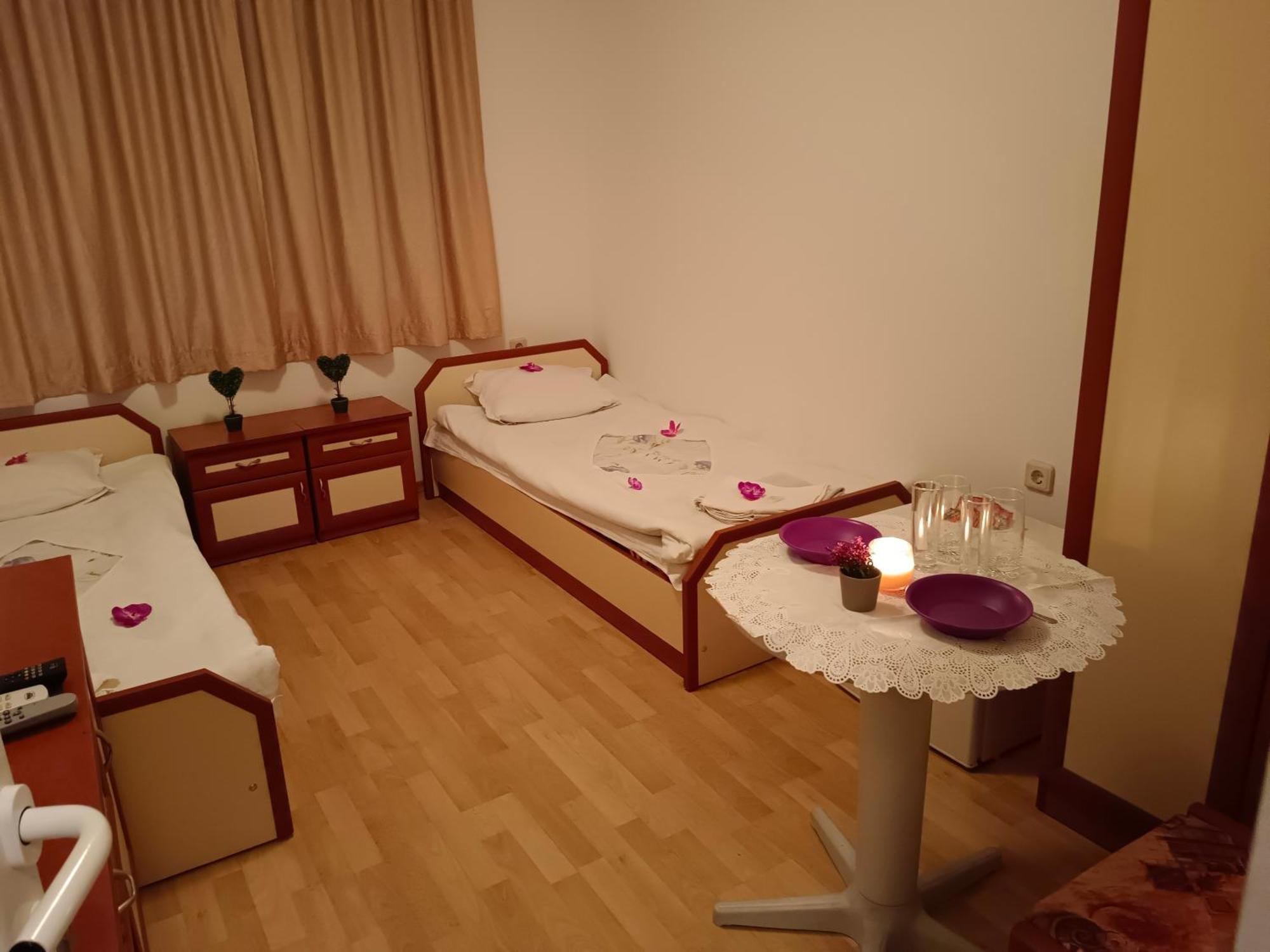 נסבר Стаи За Гости Ники מראה חיצוני תמונה